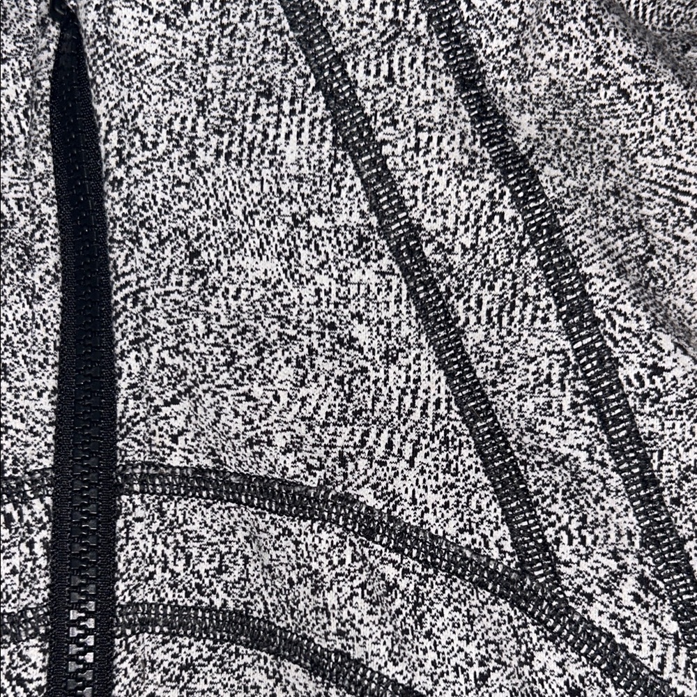 Lululemon Define Jacket - Picture 4 of 4